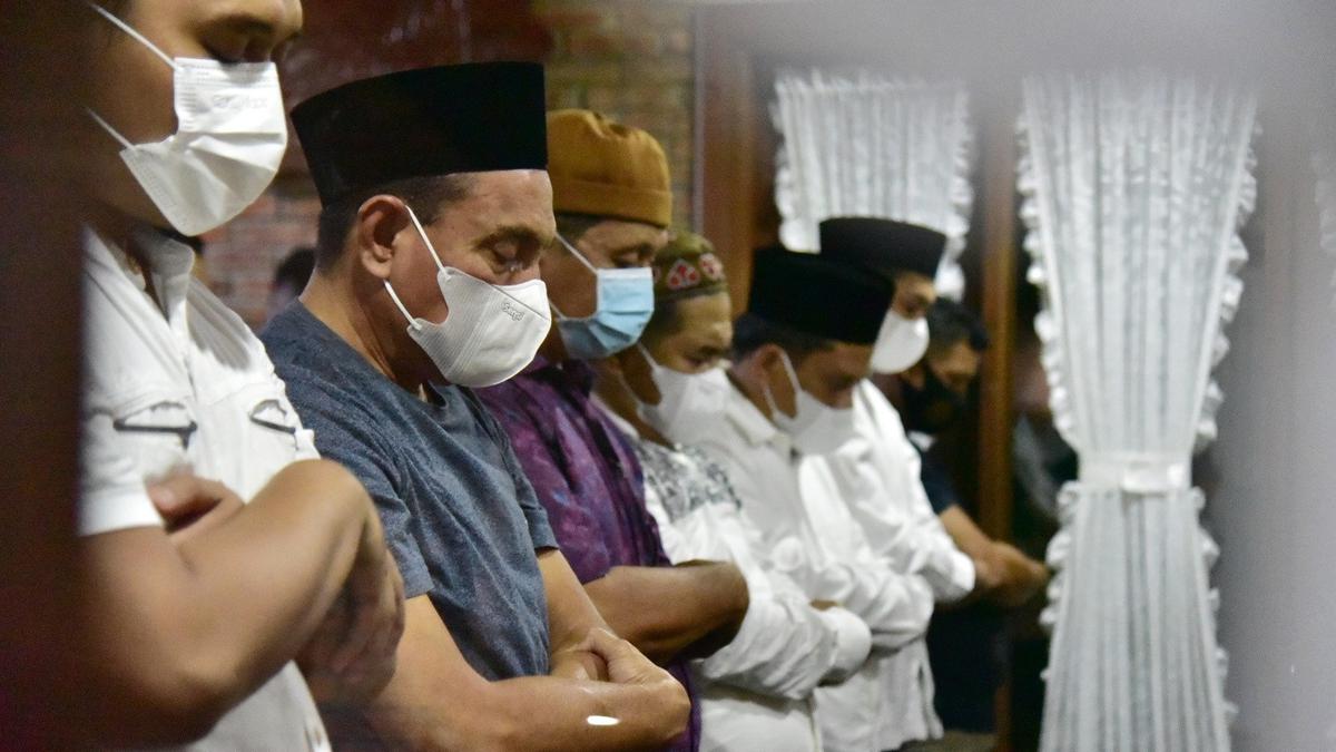 Panduan Salat Gerhana Bulan: Niat, Cara, Hukum, dan Keutamaannya