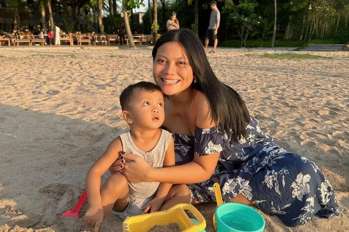 Hanum Mega saat Asuh Anak Sendiri Tanpa Suami