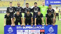 Starting XI Dewa United saat menghadapi Persija Jakarta dalam laga keempat BRI Super League 2025/2025 di Banten International Stadium, Jumat (29/8/2025). (Bola.com/Abdul Aziz)