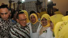 Rabu (20/8/14), sejumlah kader menghadiri acara Halal bi Halal Keluarga Besar Partai Golkar di DPP Partai Golkar, Jakarta. (Liputan6.com/Johan Tallo)