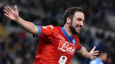 Ekspresi Gonzalo Higuain setelah mencetak gol pertama Napoli ke gawang Lazio dalam lanjutan Serie A Italia di Stadion Olimpico, Roma, Kamis (4/2/2016) dini hari WIB. (EPA/Ettore Ferrari) 