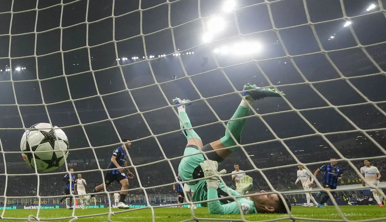 Mehdi Taremi sukses mencetak gol pertamanya untuk Inter Milan dan memberikan dua assist dalam kemenangan 4-0 atas Red Star Belgrade. (AP Photo/Luca Bruno)