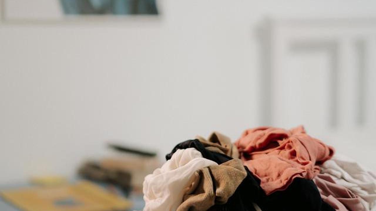 Cara Mengatasi Baju Bau Apek Padahal Sudah Kering Agar Kembali Segar
