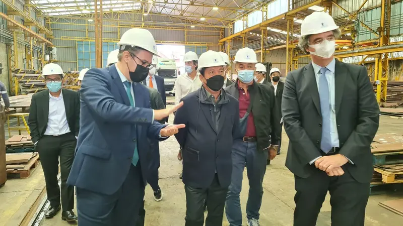 Menteri Kelautan dan Perikanan Sakti Wahyu Trenggono ke markas salah satu perusahaan galangan kapal tertua di dunia, Freire Shipyard