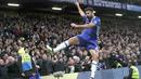 Aksi penyerang Chelsea, Diego Costa merayakan gol ke-4 yang dicetaknya saat melawan Stoke City pada laga Premier League di Stamford Bridge, (31//12/2016). Chelsea menang 4-2.   (Reuters/Eddie Keogh)
