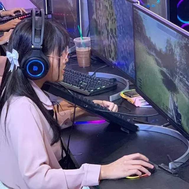 5 Potret Kocak Saat Bermain Game Ini Bikin Tepok Jidat
