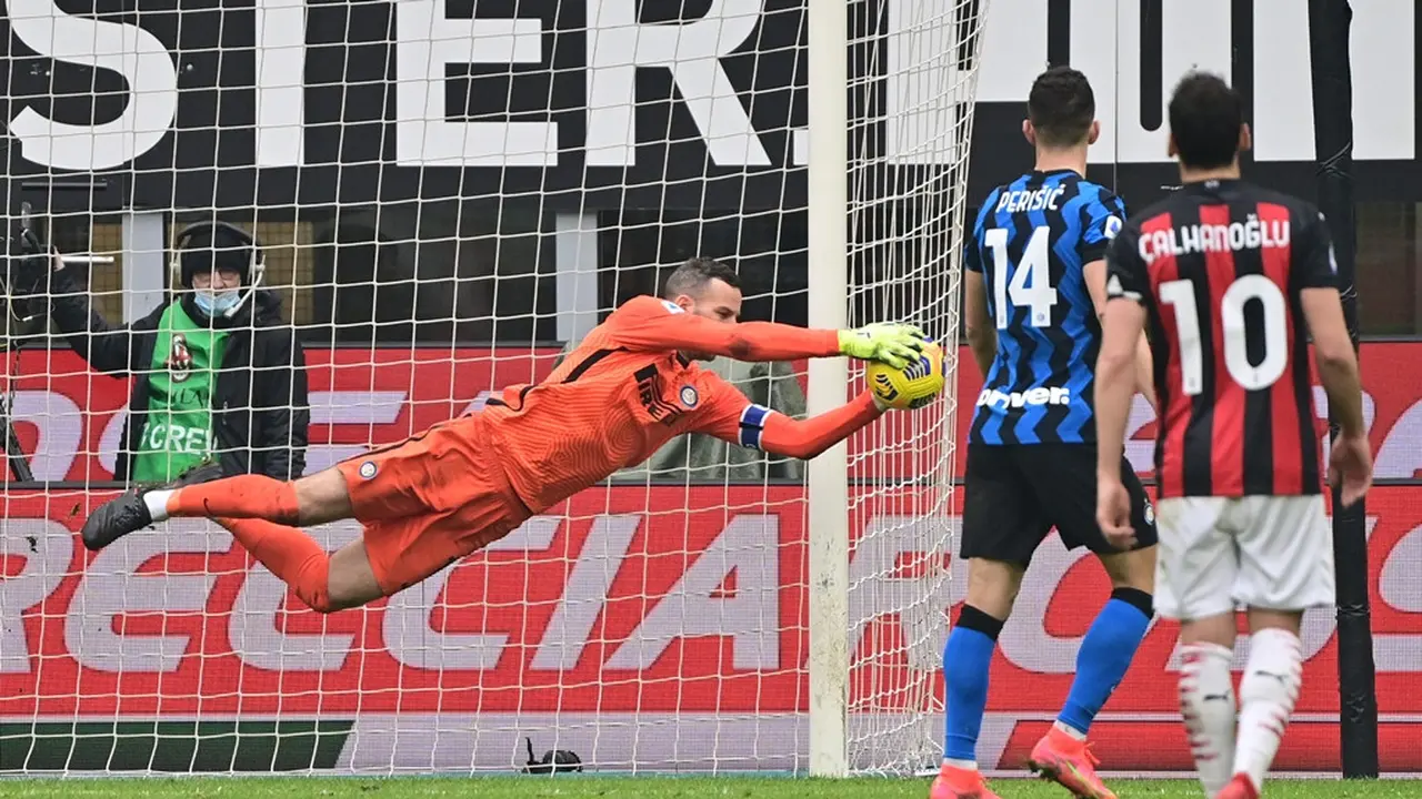 Kiper Inter Milan, Samir Handanovic.