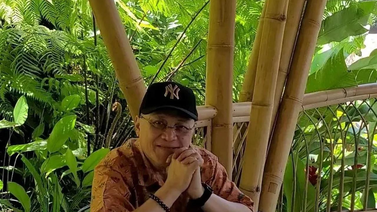 Dalam kasus ini, pelapor menduga Mario teguh telah melanggar Pasal 378 KUHP tentang Penipuan dan Pasal 372 KUHP tentang Penggelapan.
