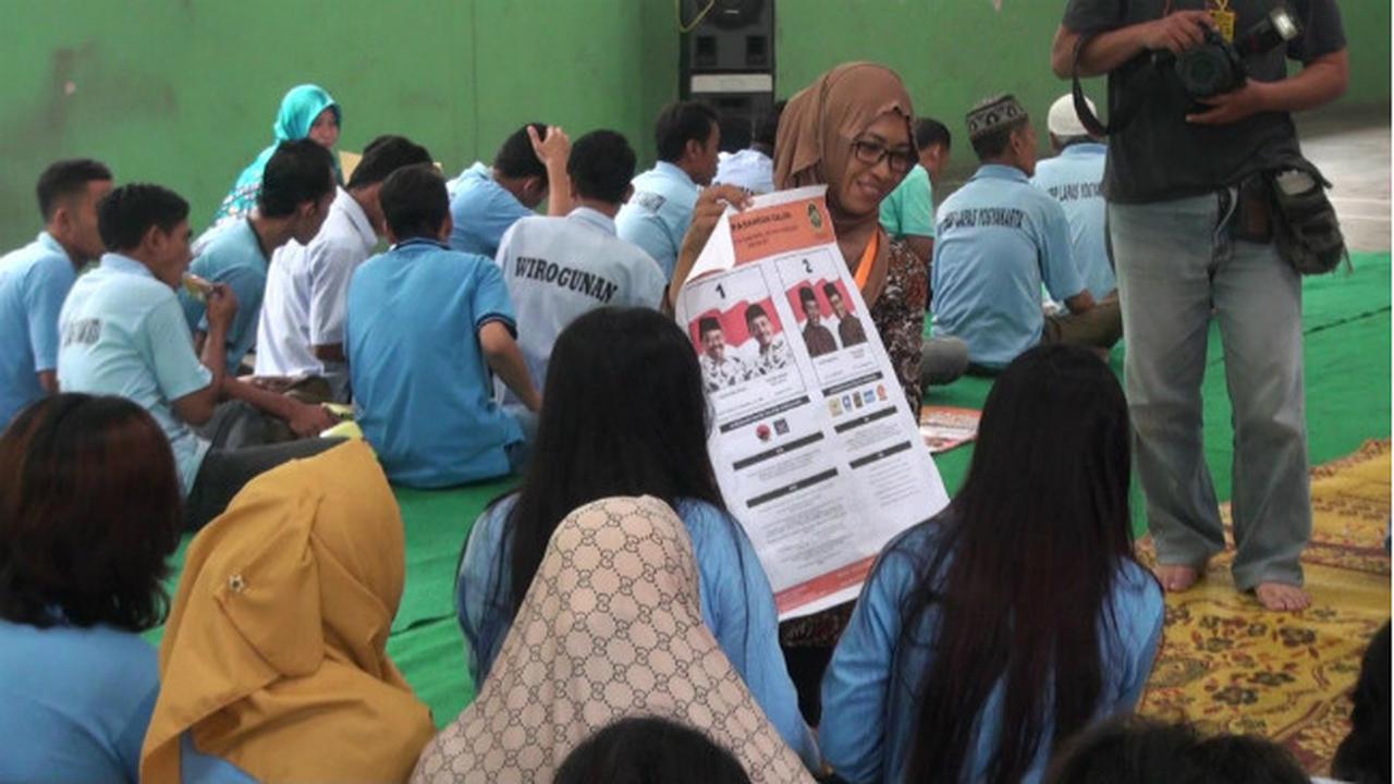 Petugas KPU Yogyakarta lakukan sosialisasi di LP Kelas IIA Wirogunan