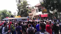Pelaku bom Bandung di Kelurahan Arjuna, Cicendo (Liputan6.com/ Aditya Prakasa)