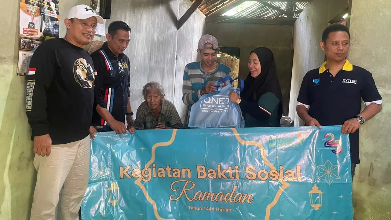 Perjuangan Karyawan QNET Berikan Bantuan ke Pelosok Desa