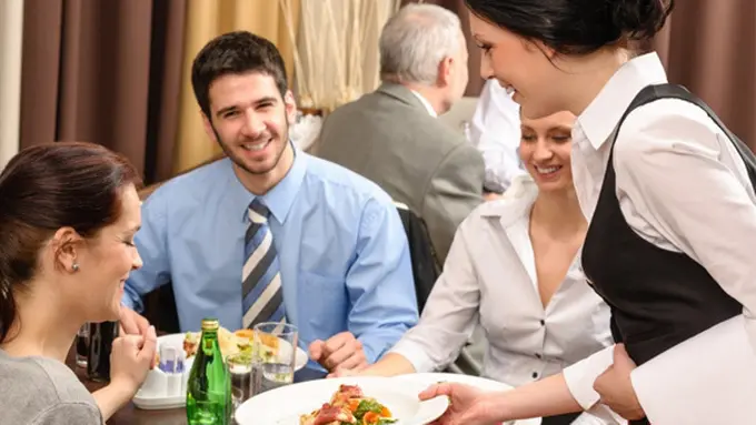 [Bintang] Perlakuan Seseorang ke Pelayan Juga Bisa Menunjukkan Kepribadian Lho!