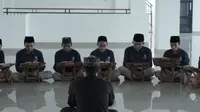 Ilustrasi para santri sedang mengaji.
