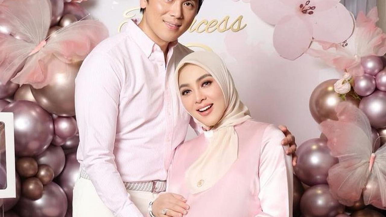 8 Potret Aisyahrani Ungkap Paras dan Mata Baby `R` Putri Syahrini, Cantik Bermata Sipit!