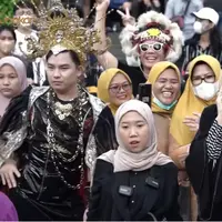 Zaskia Sungkar di Citayam Fashion Week (Youtube/The Sungkars)