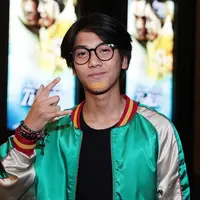 Kurang lebih tiga bulan ke depan, Iqbaal CJR mengisi waktu libur musim panas tahun ini di Indonesia. Meski telah di Tanah Air sejak sebelum puasa, ia mengaku belum bisa ketemu dengan rekannya Aldi dan Kiki CJR. (Deki Prayoga/Bintang.com)