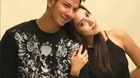 Wajah Fairuz A. Rafiq dan Kekasih Tambah Mirip, Jodoh?