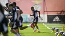 <p>Pada pertemuan perdana di final European Cup 1965, Benfica kalah 0-1 dari Inter. Sedangkan dua laga lainnya berlangsung di UEFA Cup 2003/2004 atau yang kini bernama Liga Europa di mana Benfica imbang 0-0 di kandang dan kalah 3&ndash;4 di Giuseppe Meazza. (PATRICIA DE MELO MOREIRA/AFP)</p>