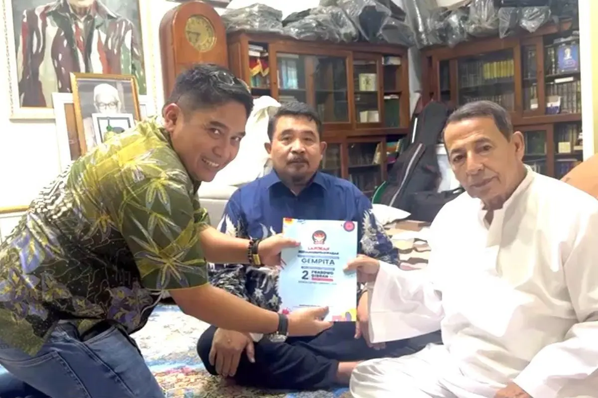 Dewan Pengurus Pusat Gempita (Gerakan Pencinta Tanah Air), dipimpin Ketua Umum Alfonso Ferry Pahotan bersilaturahmi ke kediaman Habib Luthfi bin Yahya di Pekalongan Timur (Istimewa)