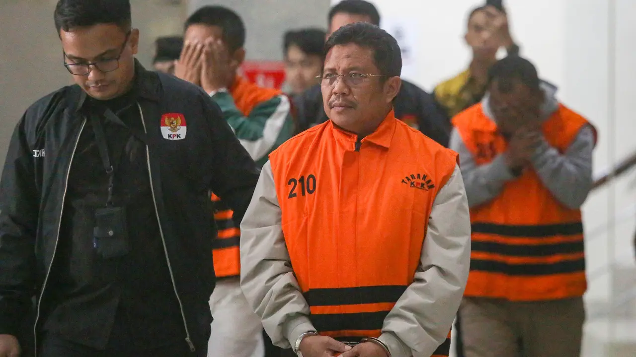 Bupati Lombok Barat Resmi Ditahan KPK