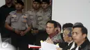 Terdakwa kasus penistaan agama Gubernur DKI Jakarta non aktif Basuki T Purnama menjalani persidangan ke-9 di PN Jakarta Utara, Selasa (7/2). Sidang mendengarkan keterangan dua saksi fakta dan satu saksi ahli dari MUI.  (Liputan6.com/Isra Triansyah/Pool)