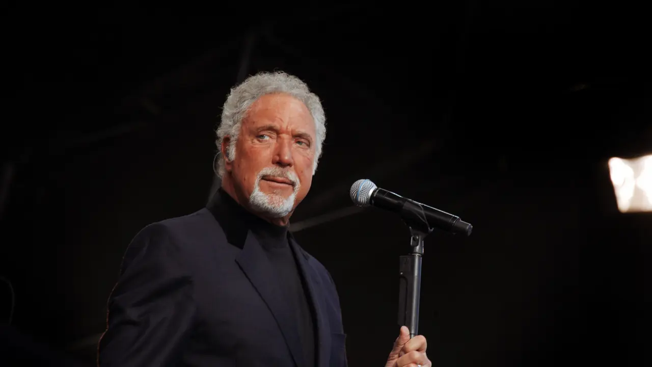 Tom Jones (TomJones.com)