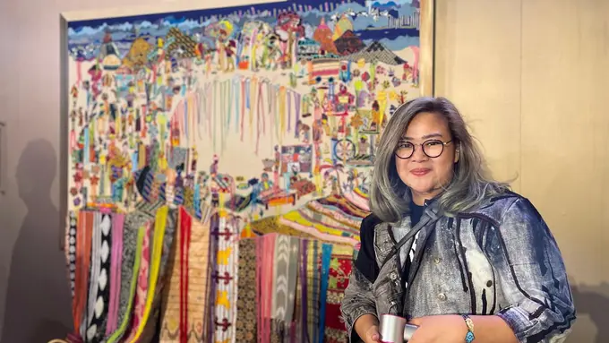 24 Desainer Sulap Limbah Mode Jadi Pameran Seni Penuh Makna di Gaya Fashion Installation 2024