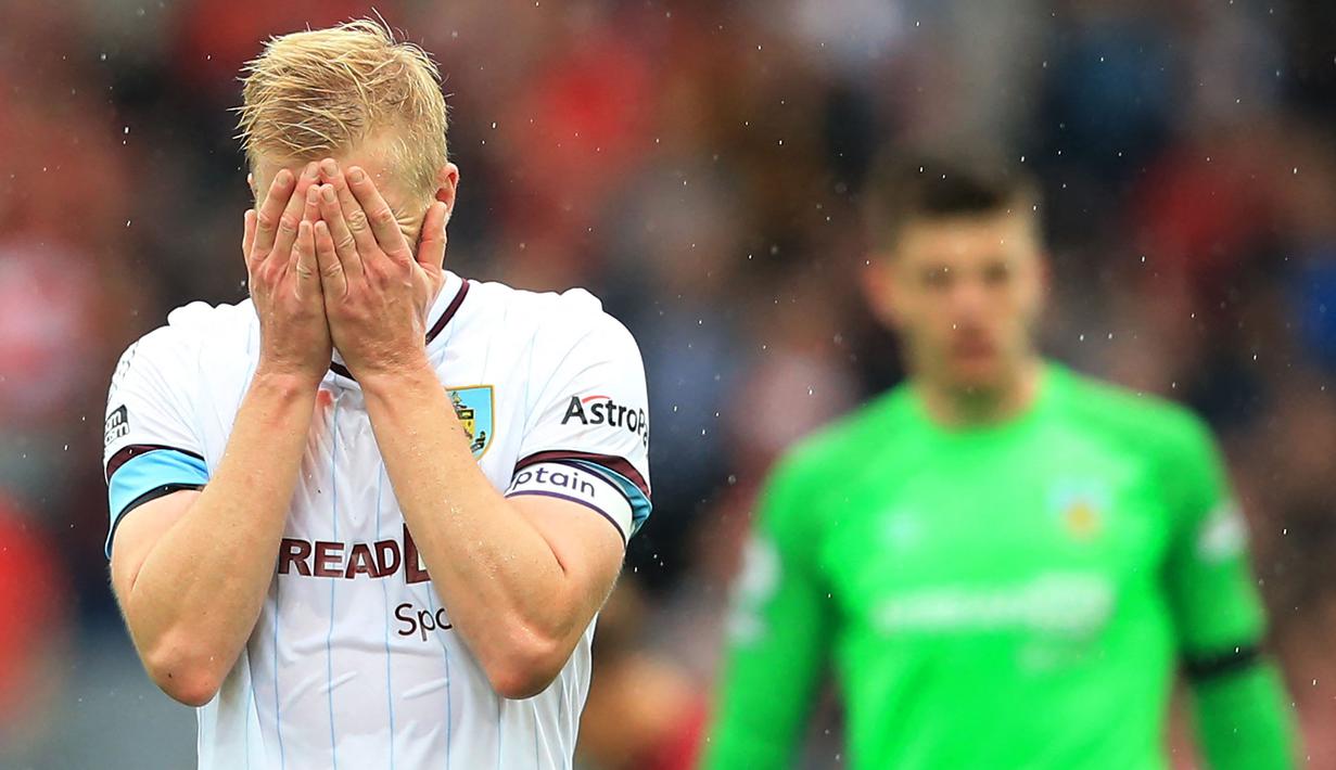 Burnley terus tertekan dengan permainan yang ditunjukkan oleh skuat asuhan Jurgen Klopp. Skor 0-2 bertahan hingga akhir laga, yang berarti Burnley harus pulang dengan poin hampa pada pekan kedua Liga Inggris musim 2021/2022. (Foto: AFP/Lindsey Parnaby)