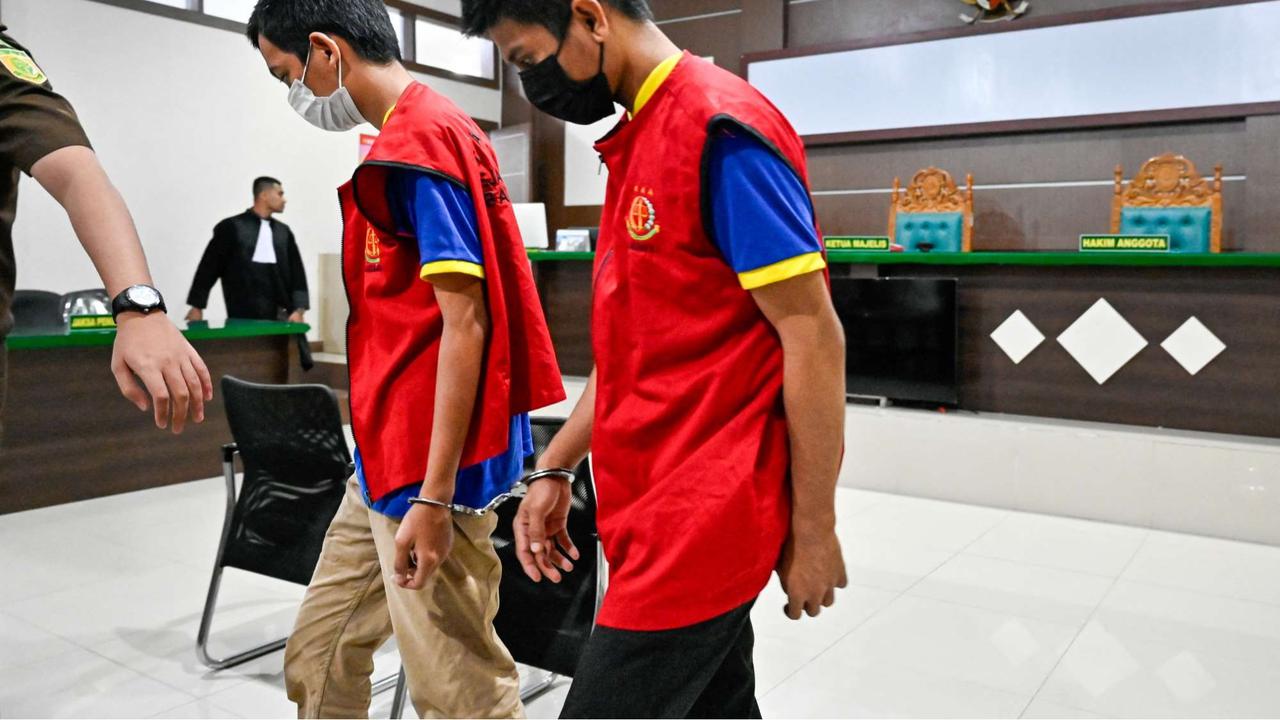 Pasangan gay di Aceh dijatuhi hukuman cambuk