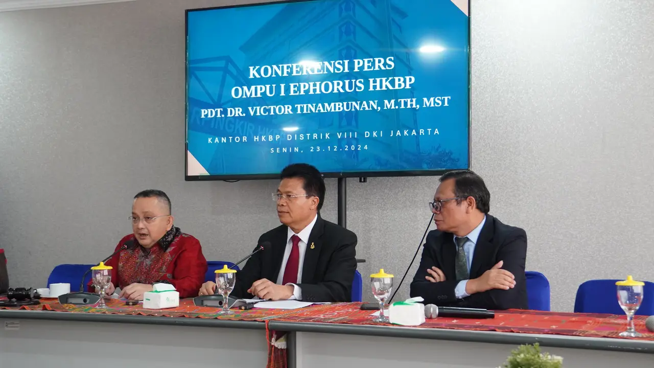 Huria Kristen Batak Protestan (HKBP) menggelar konferensi pers di Sopo Marpingkir, Cakung, Jakarta Timur.