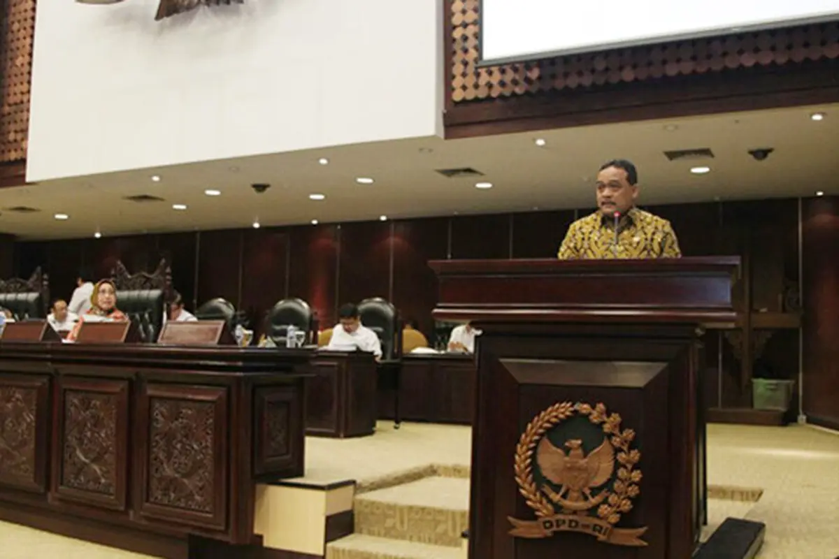 Sidang Paripurna ke-4 di Nusantara IV Komplek Parlemen Senayan Jakarta.