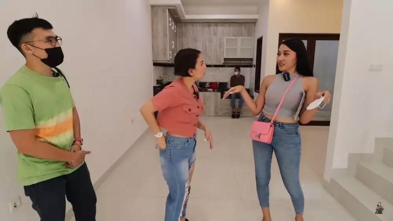 5 Potret Dapur Sederhana di Rumah Mewah Lucinta Luna, Pakai Kompor Sejuta Umat & Tak Ada Meja Makan
