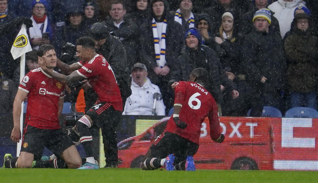 Gol tersebut merupakan gol MU dari proses sepak pojok yang kembali tercipta sejak 1 tahun lalu. Butuh 140 kali sepak pojok hingga akhirnya MU kembali mencetak gol lagi via situasi sepak pojok. (AP/Jon Super)