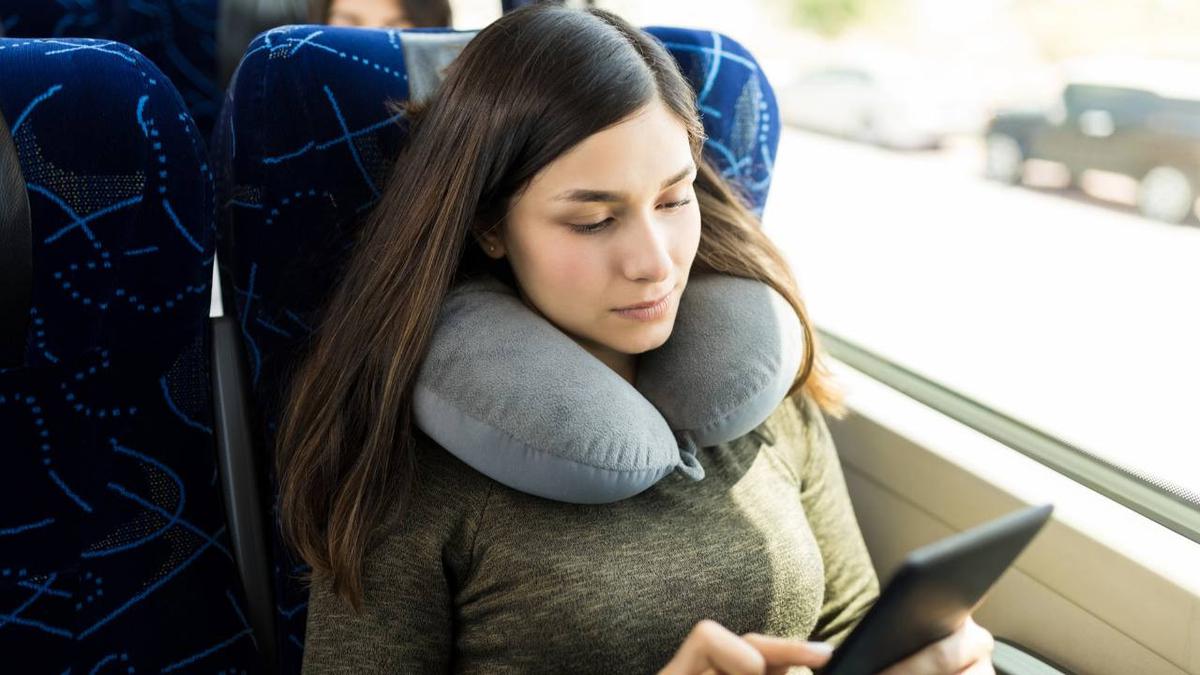 Leher Sering Kaku Setelah Perjalanan Jauh? Ini Rekomendasi Bantal Leher Travel yang Nyaman