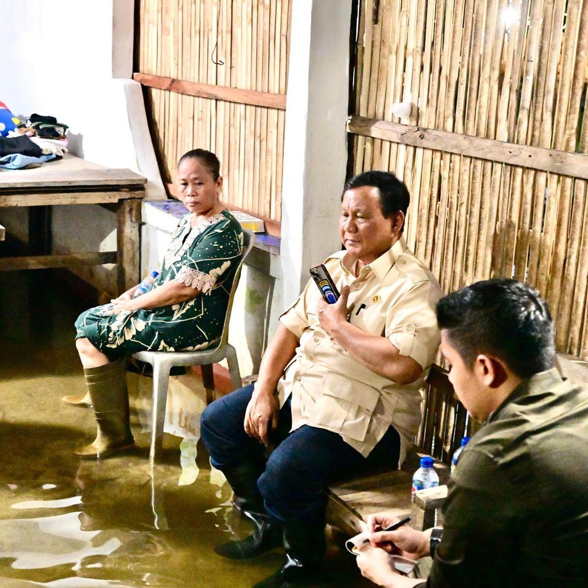 Prabowo Tinjau Banjir Bekasi