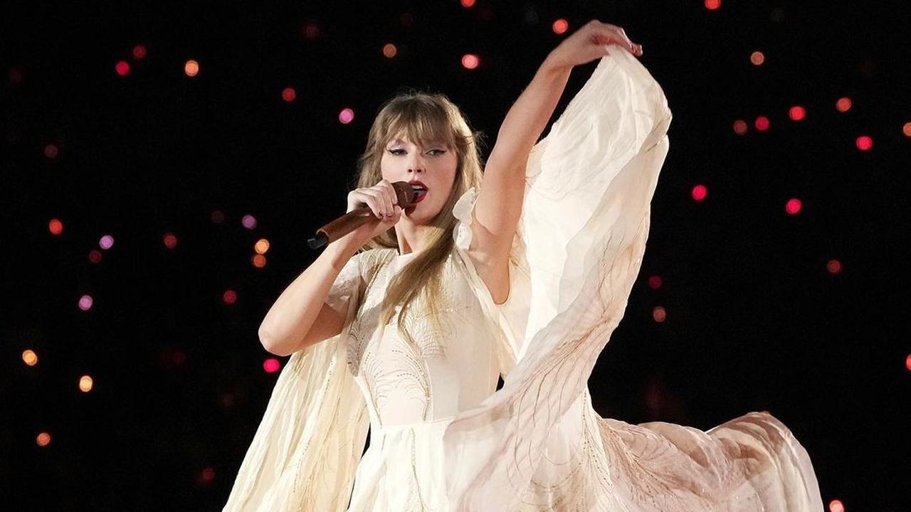 Fans yang Sudah Menyaksikan Gelaran Pertama Tur Konser Taylor Swift Bertajuk The Eras Tour di AS Mengingatkan Calon Penonton di Negara Lain untuk Tetap Terhidrasi Sebelum Konser. Sebab, Konser Taylor Swift Berdurasi 3 Jam (instagram/albertaferreti)