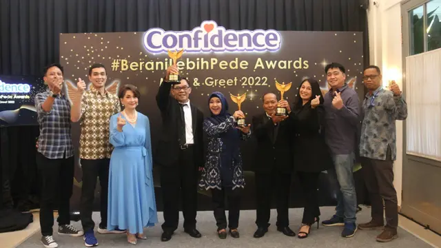 Widyawati kala menghadiri ajang penghargaan #BeraniLebihPede Awards 2022 bersama Confidence di Jakarta, Senin (12/12/2022). (Foto: Dok. Tim Confidence)