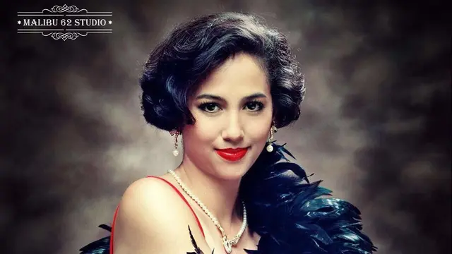 [Bintang] 18 Foto Jadul Artis Indonesia, Ada yang Beda Banget