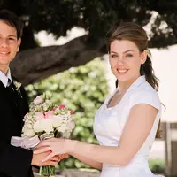 Baik nikah muda atau dalam usia yang matang, nggak ada satupun orang yang menginginkan pernikahannya berakhir di tengah jalan.