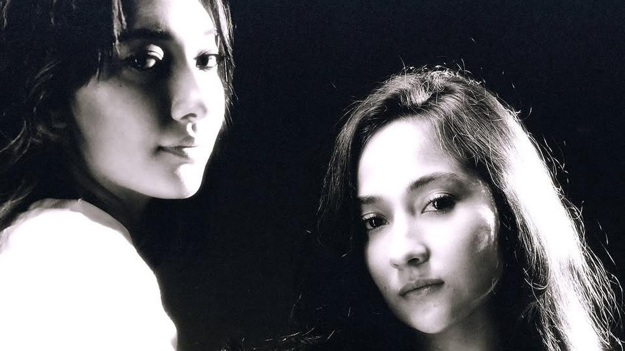 Sama-Sama Cantik Menawan, 6 Potret Naomi Zaskia dan Carissa Perusset Disebut Kakak-Adik Ketemu Gede