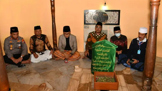 Ziarah ke Makam para Wali dan Raja Madura (Foto:MPR)