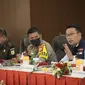 Gubernur Jabar Ridwan Kamil saat memimpin rapat Gugus Tugas Percepatan Penanggulangan COVID-19 Jabar di Mapolda Jabar, Kota Bandung, Rabu (27/5/20). (sumber foto: Humas Pemprov Jabar)