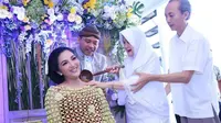 Ibunda Anang Hermansyah Tak Hadiri Acara 7 Bulanan Ashanty