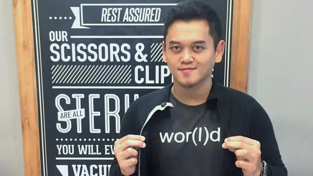 Adri Prakarsa alias Adri Nidji (https://www.instagram.com/p/BXrPTshA2dD/)