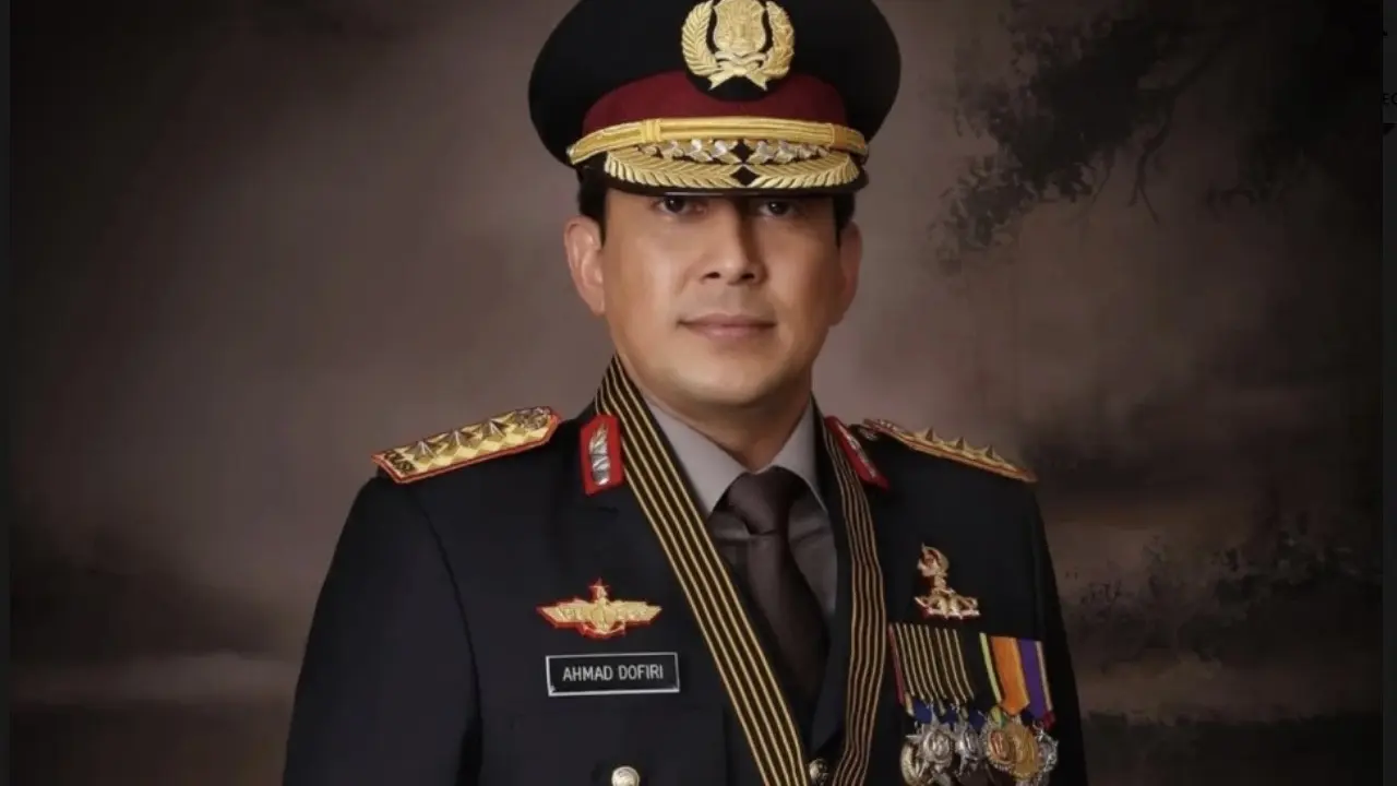 Mantan Wakapolri Komisaris Jenderal Polisi (Purn) Ahmad Dofiri dilantik menjadi Penasihat Khusus Presiden Bidang Kamtibmas dan Reformasi Kepolisian.