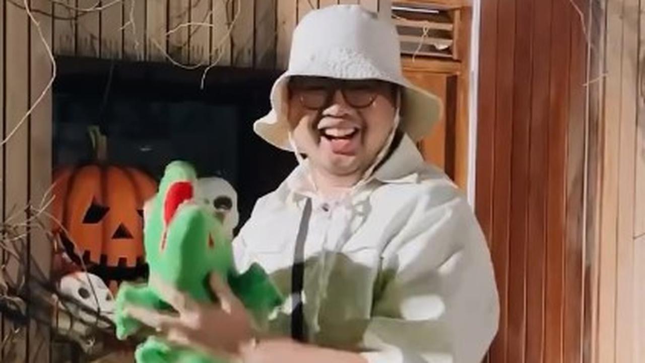 Rayakan Halloween, 7 Potret Agatha Pricilla Jadi Mbak-Mbak Mini Market - Sivia Azizah Jadi Daging Halal