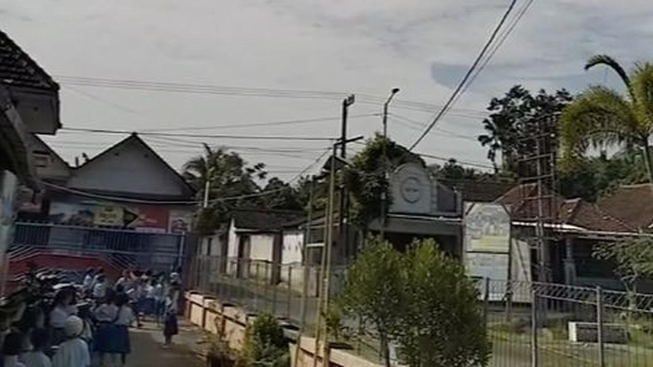 Penampakan Awan Berlubang di Jember<br>
