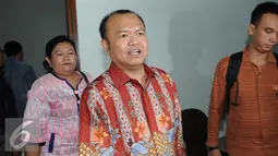 Patrice Rio Capella usai menjalani sidang di Pengadilang Tipikor, Jakarta, Senin (7/12). Rio didenda Rp50 juta subsidair satu bulan kurungan karena menerima suap sebesar Rp 200 juta terkait kasus bansos di Pemprov Sumut. (Liputan6.com/Helmi Afandi)