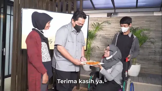 Menteri BUMN Erick Thohir mengunggah pertemuannya dengan pengusaha disabilitas daksa asal Bandung Ully Shintya.