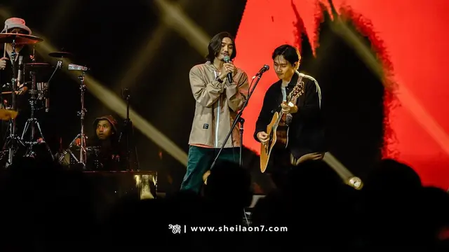Potret Elang Nuraga Idul Adha Bareng Duta Sheila On 7, Keduanya Disebut Mirip